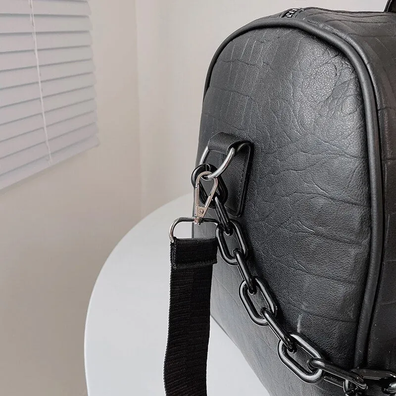 Shop YILIAN's Fashionable Crocodile Print Travel Bag – Versatile and Large Capacity, Made with Faux Leather.